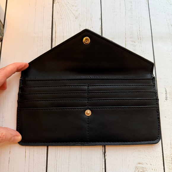 Slim Leopard Print and Black Wallet - Picture 3 of 6